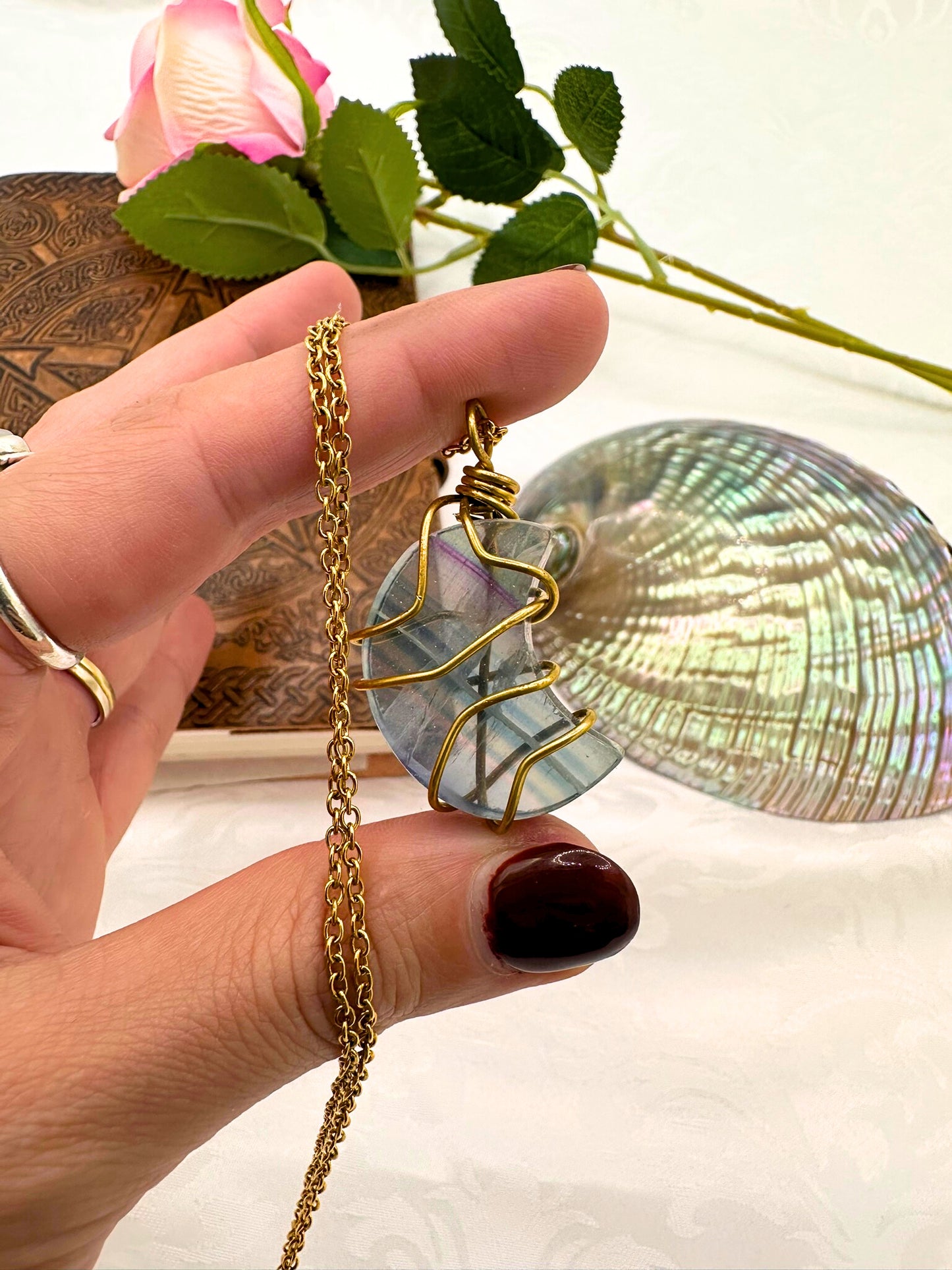 Amuleto Luna in Fluorite - gold
