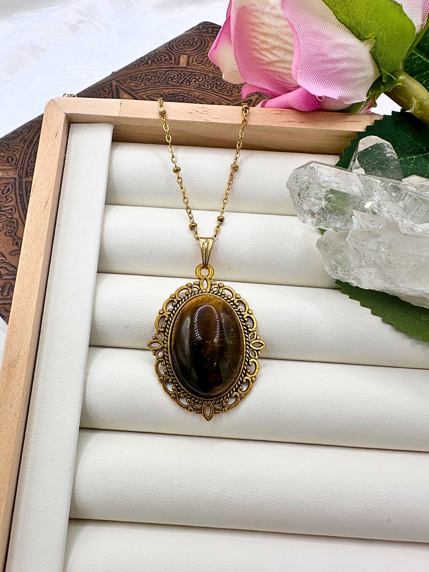 Amuleto grande Cabochon Occhio di Tigre