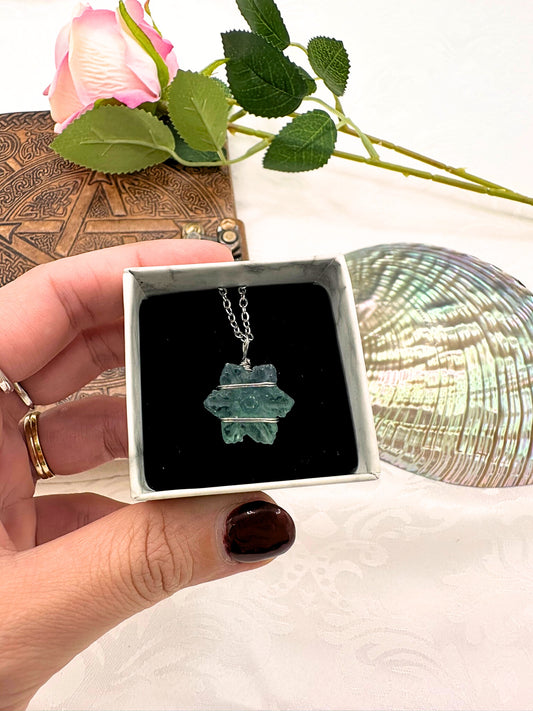 Collana Fiocco di Neve in Fluorite azzurra
